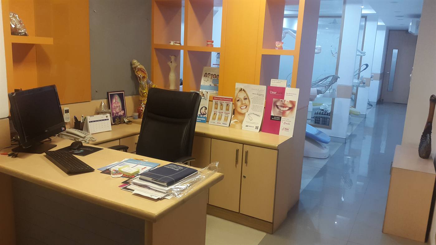 Dental consultation desk at Star Orthodontist Clinic